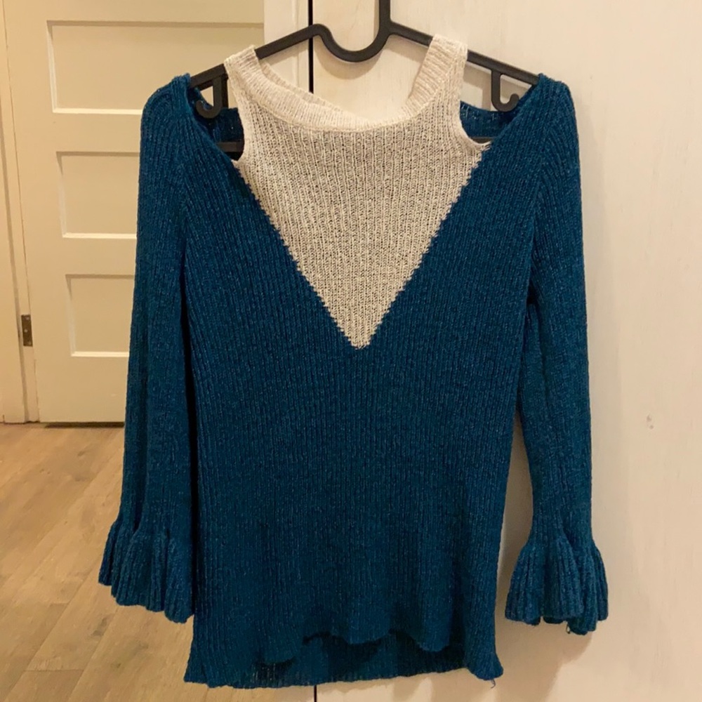 Cute vintage light sweater - Size small
